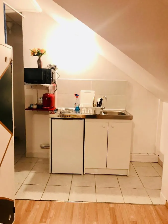 Chez Sophie - Part Die Lyon 0*,